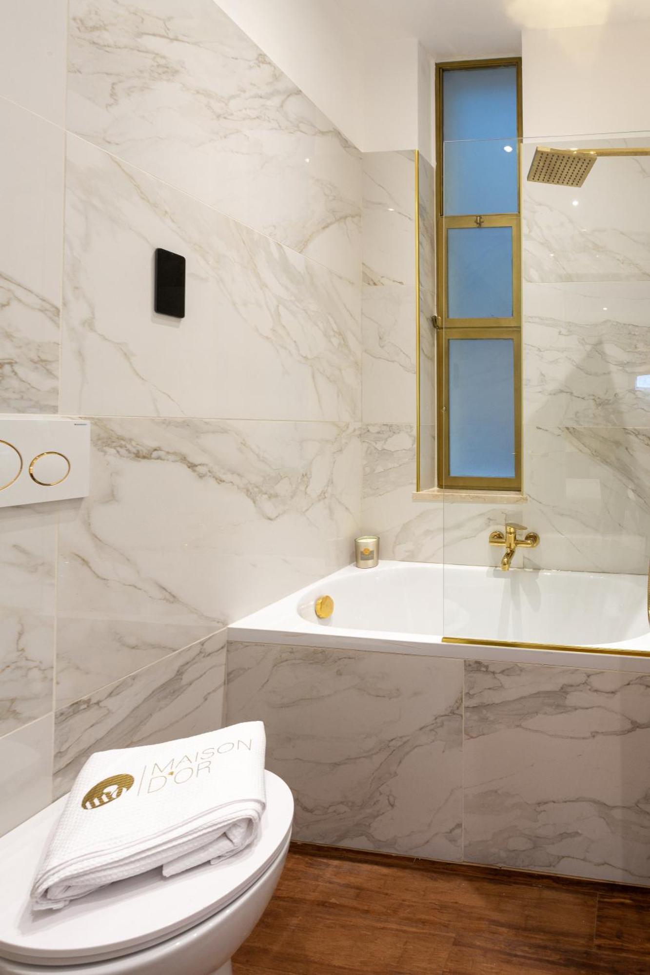 Apartment Maison D'or Genoa