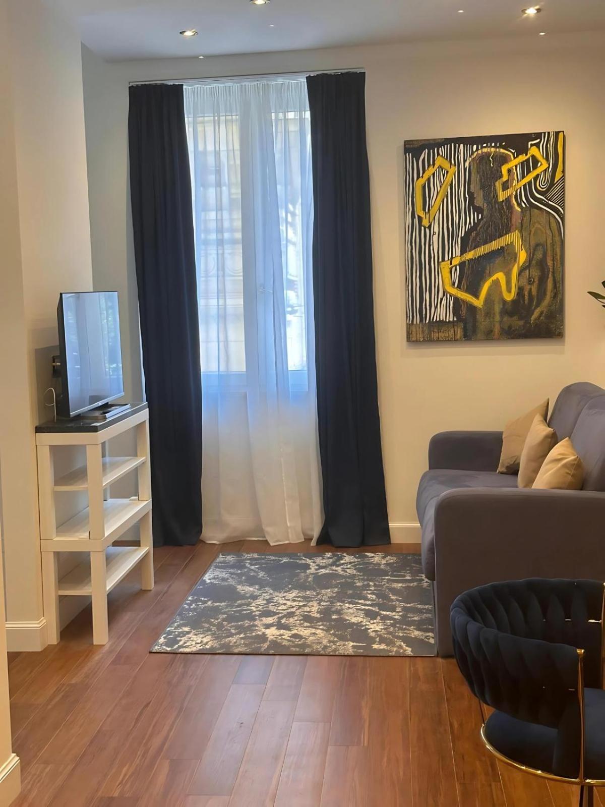 Maison D'or Apartment